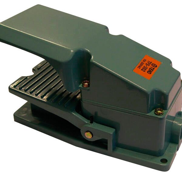 Foot Switch Metal 240V 10A Mom Action