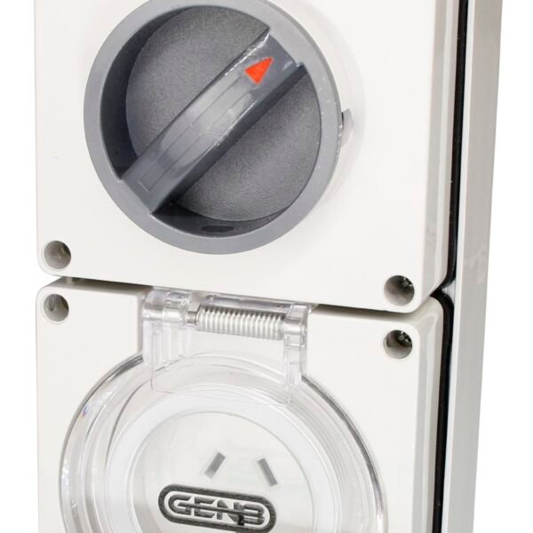 Switched Socket Outlet 3 Flat Pin 15A 250V IP66
